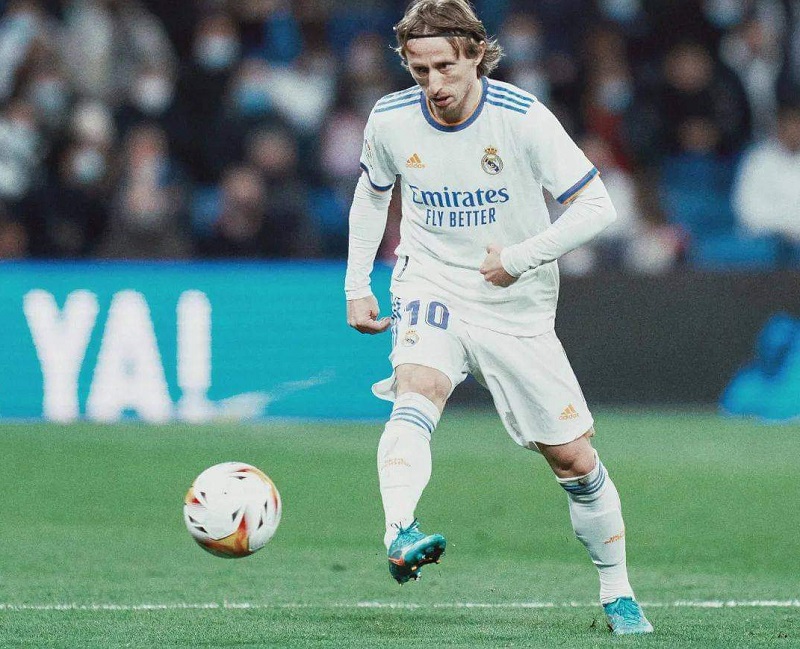 Động tác trivela thương hiệu của Modric