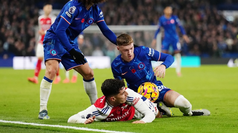 Chelsea vs Arsenal chia điểm tại Stamford Bridge