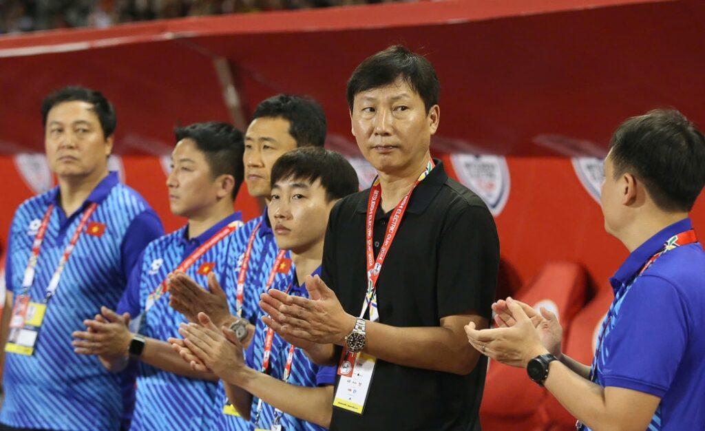 HLV Kim Sang-sik tiết lộ mục tiêu 1,2 và 3 của ĐT Việt Nam đều là vô địch AFF Cup 2024.